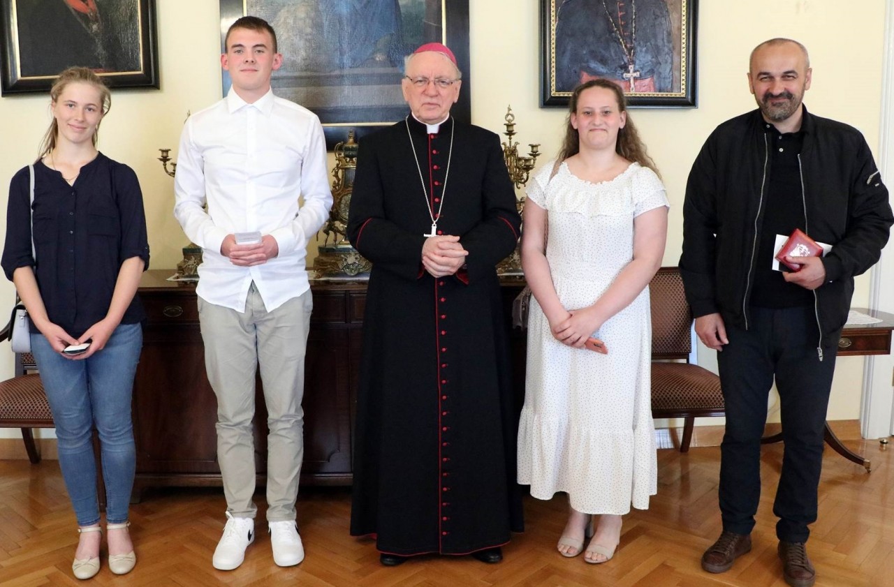 Biskup primio učenike Obrtničke škole